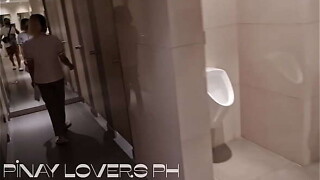 Pinay Sex Scandal -Teacher kinantot sa ache publiko banyo