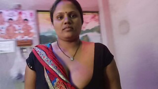 Stepaunt invites her stepson house to educate her sex
