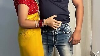 Shararti Padosan Bhabhi Ne Kari Masti